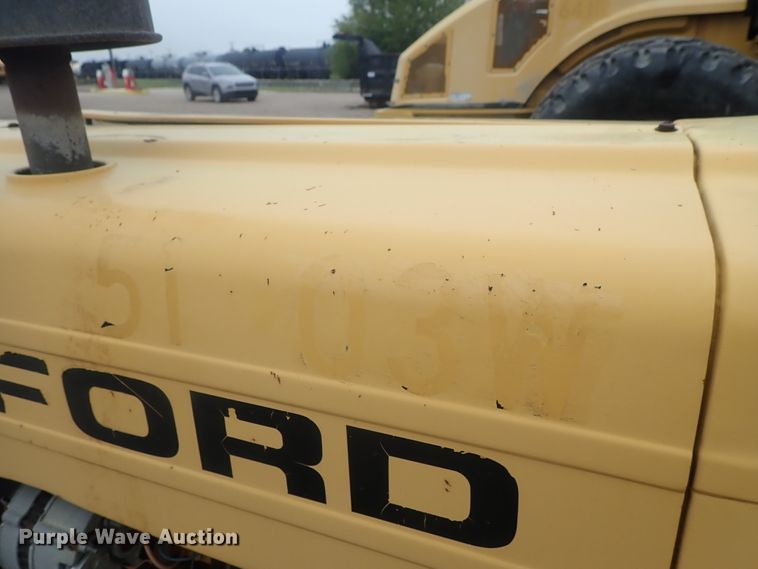 image for item DG3189 Ford 345D  tractor