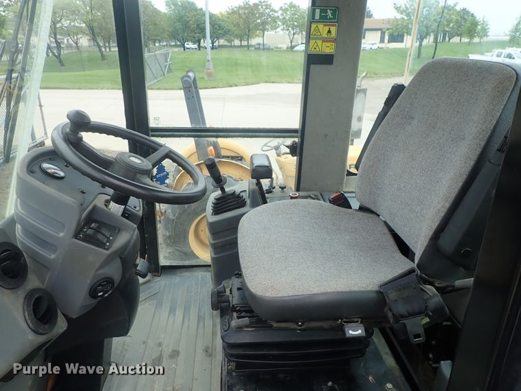 image for item DG3190 2008 Caterpillar CS56  single drum vibratory roller