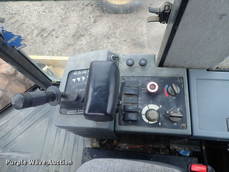 image for item DG3190 2008 Caterpillar CS56  single drum vibratory roller