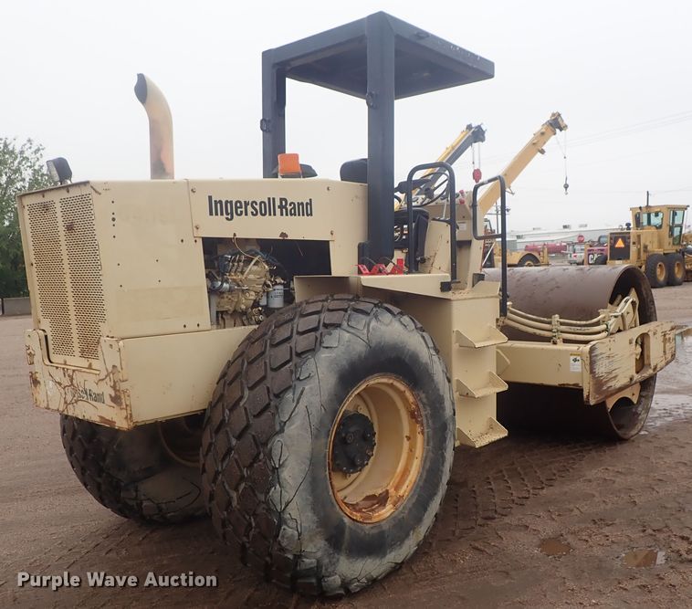 image for item DG3191 1997 Ingersoll Rand SD100D  single drum vibratory roller