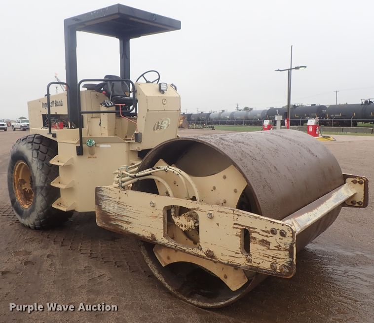 image for item DG3191 1997 Ingersoll Rand SD100D  single drum vibratory roller