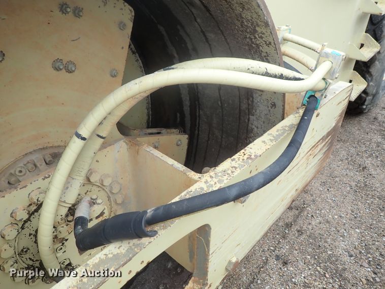 image for item DG3191 1997 Ingersoll Rand SD100D  single drum vibratory roller