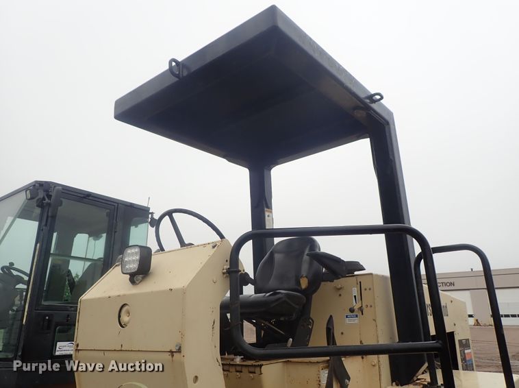 image for item DG3191 1997 Ingersoll Rand SD100D  single drum vibratory roller