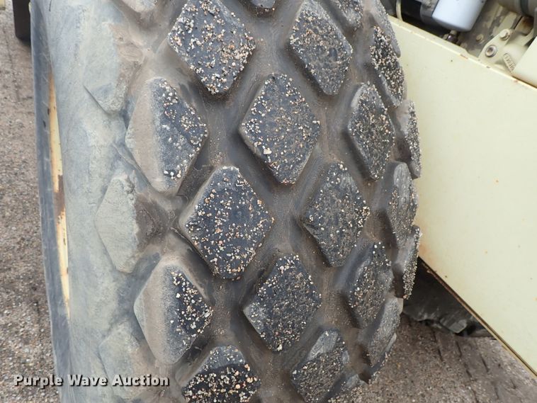 image for item DG3191 1997 Ingersoll Rand SD100D  single drum vibratory roller