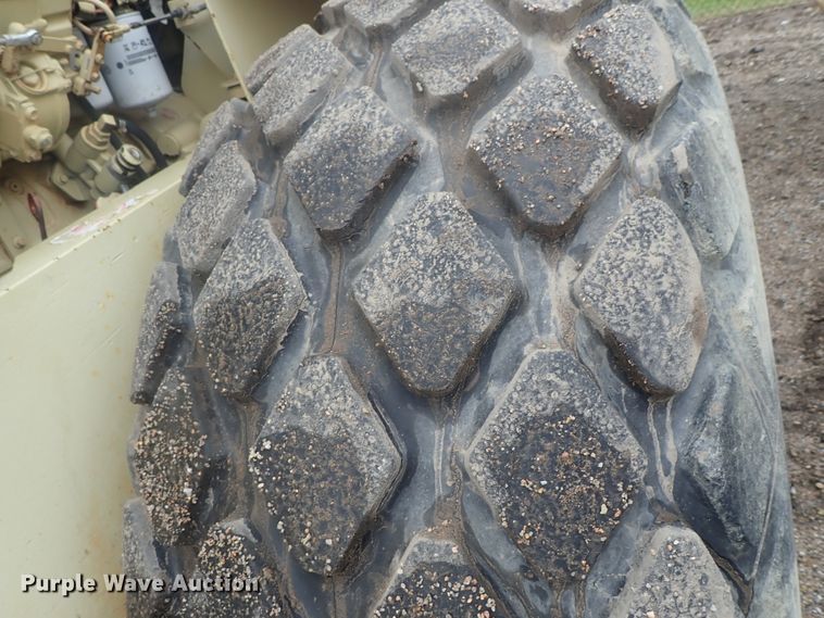 image for item DG3191 1997 Ingersoll Rand SD100D  single drum vibratory roller