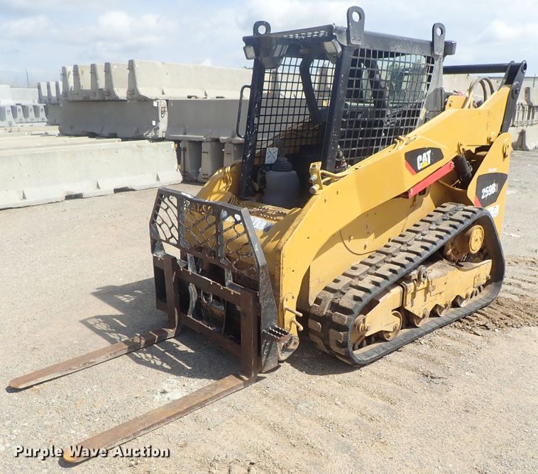 image for item DG3206 2011 Caterpillar 259B3  tracked skid steer loader