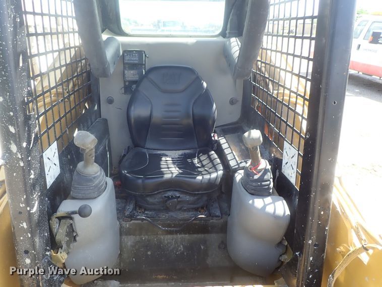 image for item DG3206 2011 Caterpillar 259B3  tracked skid steer loader