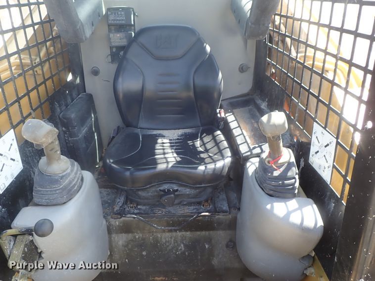 image for item DG3206 2011 Caterpillar 259B3  tracked skid steer loader