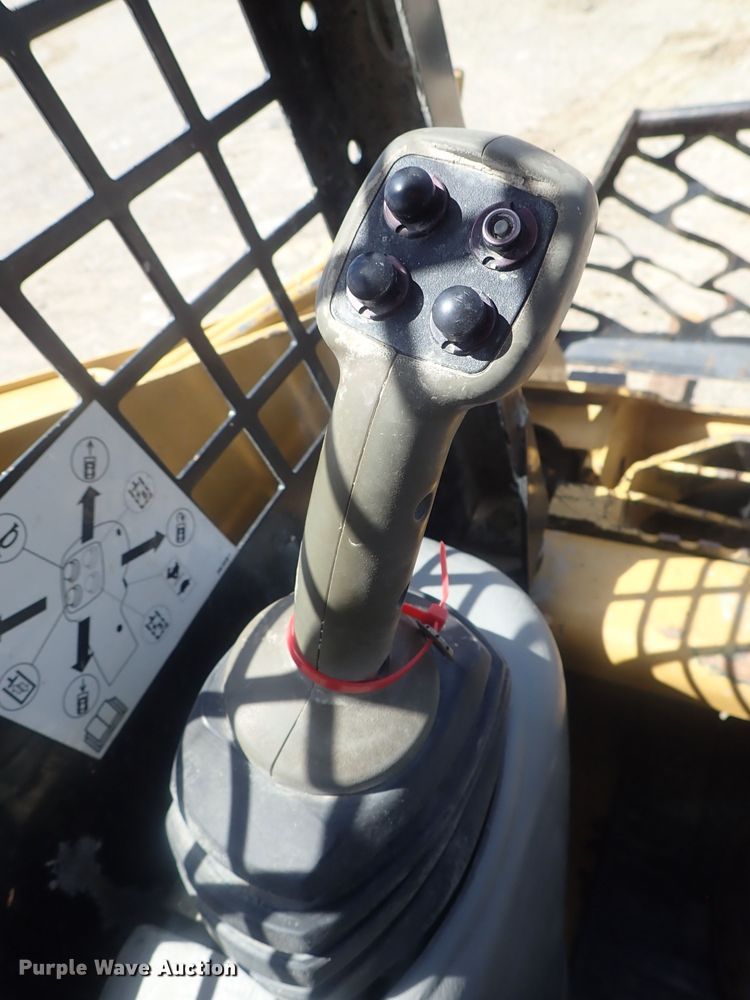 image for item DG3206 2011 Caterpillar 259B3  tracked skid steer loader