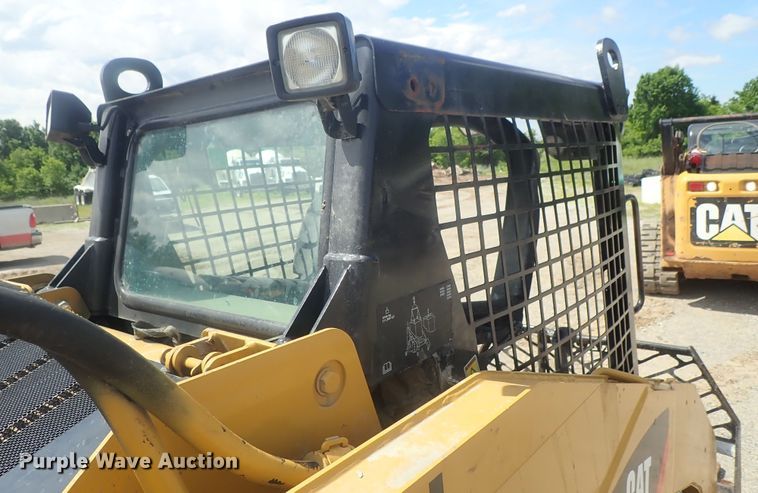 image for item DG3206 2011 Caterpillar 259B3  tracked skid steer loader