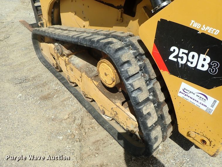 image for item DG3206 2011 Caterpillar 259B3  tracked skid steer loader