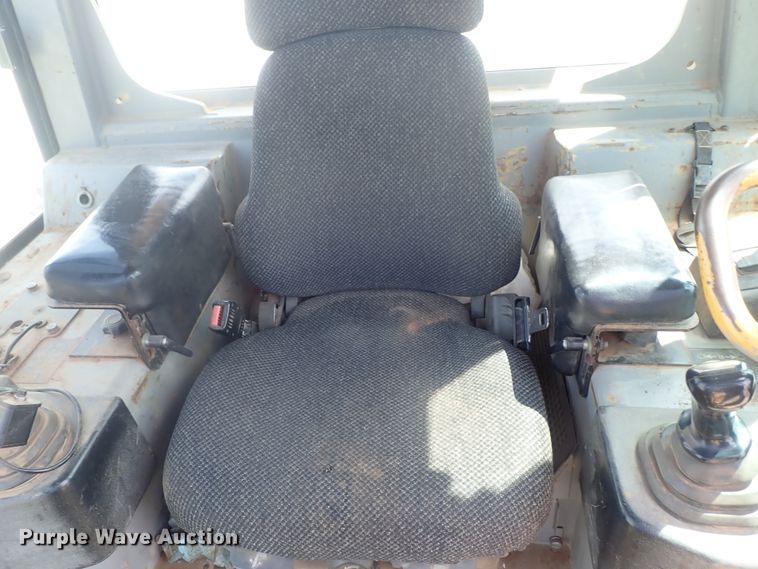 image for item DG3211 2004 Caterpillar D5G  crawler dozer