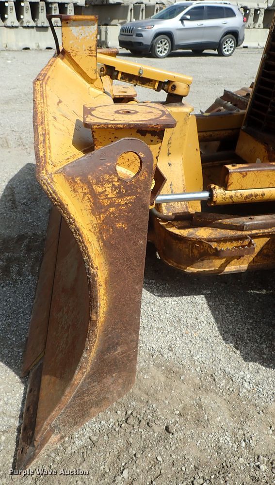 image for item DG3211 2004 Caterpillar D5G  crawler dozer