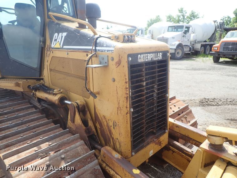 image for item DG3211 2004 Caterpillar D5G  crawler dozer