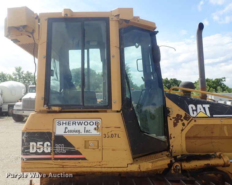 image for item DG3211 2004 Caterpillar D5G  crawler dozer