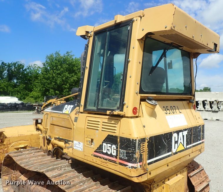image for item DG3211 2004 Caterpillar D5G  crawler dozer