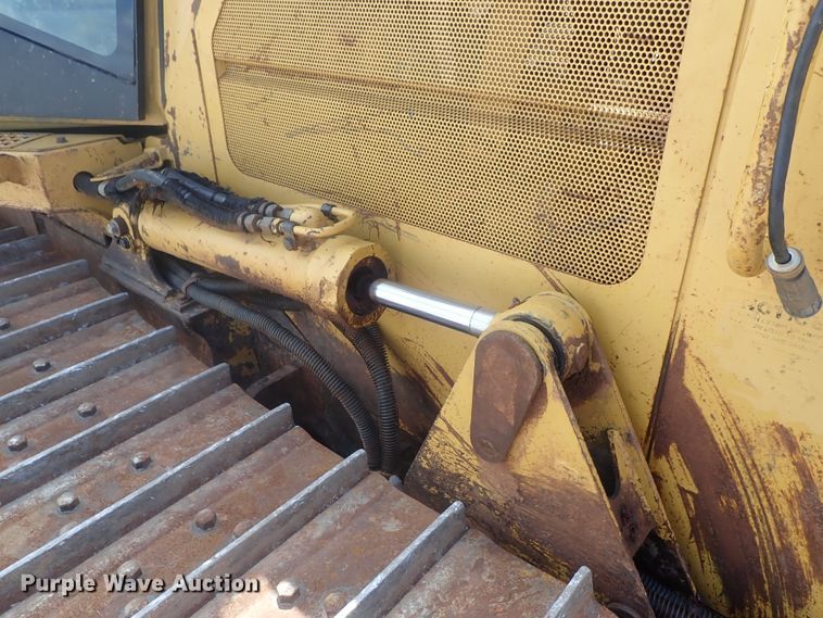 image for item DG3211 2004 Caterpillar D5G  crawler dozer