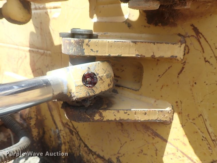 image for item DG3211 2004 Caterpillar D5G  crawler dozer