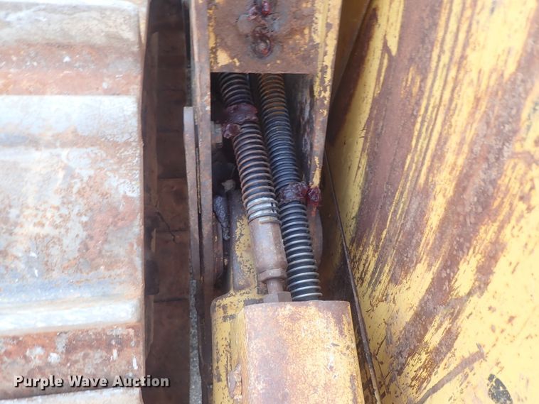 image for item DG3211 2004 Caterpillar D5G  crawler dozer