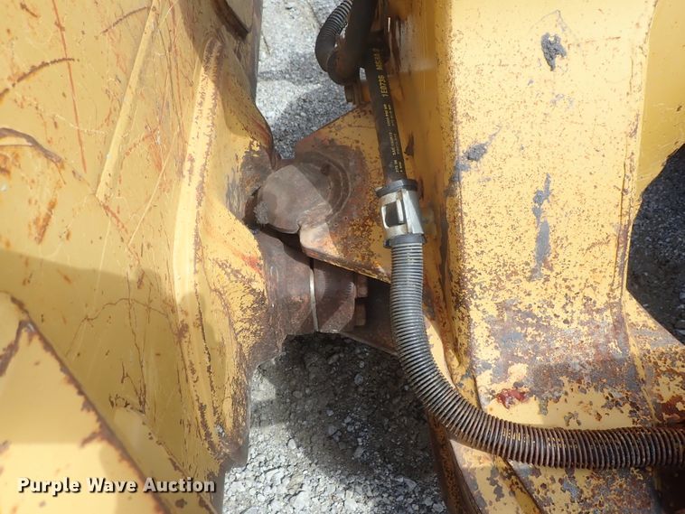 image for item DG3211 2004 Caterpillar D5G  crawler dozer