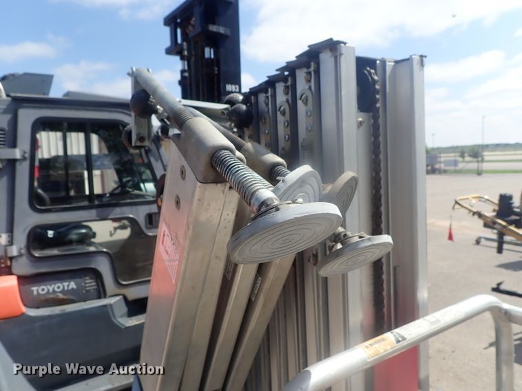 image for item DG3222 2015 Genie AWP-30S DC  vertical lift