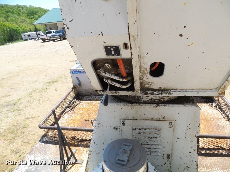 image for item DG5676 1992 Chevrolet Kodiak C6500 forestry bucket truck