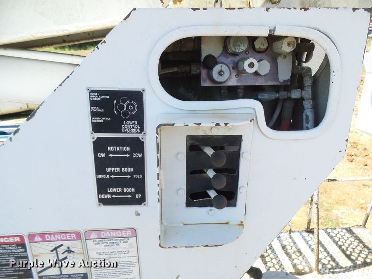 image for item DG5676 1992 Chevrolet Kodiak C6500 forestry bucket truck