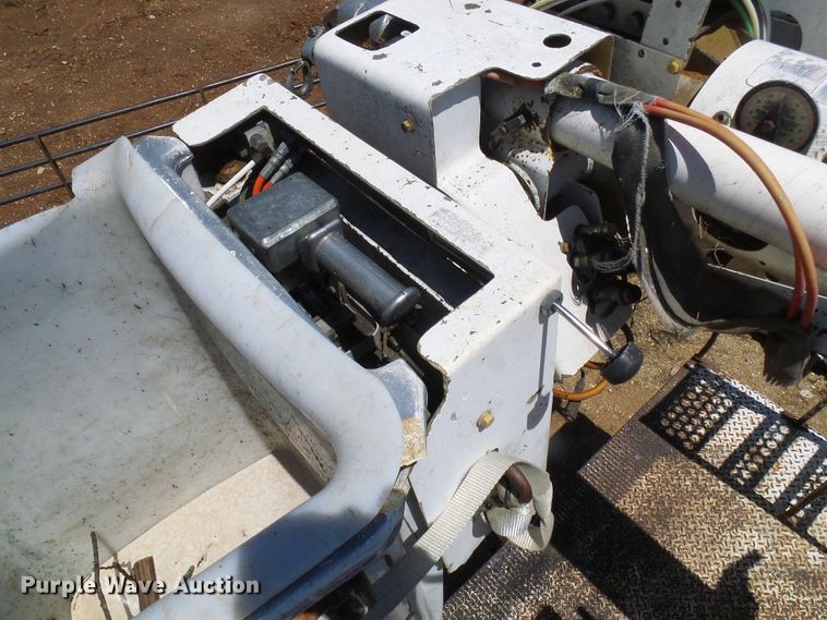 image for item DG5676 1992 Chevrolet Kodiak C6500 forestry bucket truck