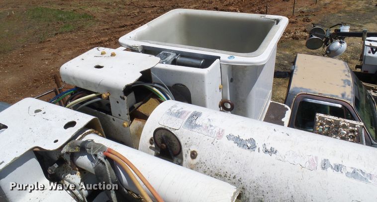 image for item DG5676 1992 Chevrolet Kodiak C6500 forestry bucket truck