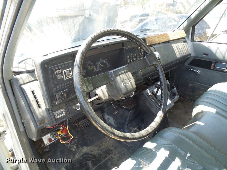 image for item DG5676 1992 Chevrolet Kodiak C6500 forestry bucket truck