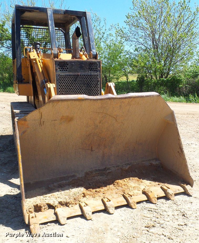 image for item DG5677 1977 Case 1450  crawler loader