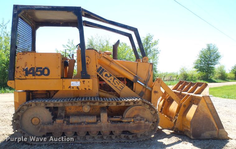 image for item DG5677 1977 Case 1450  crawler loader