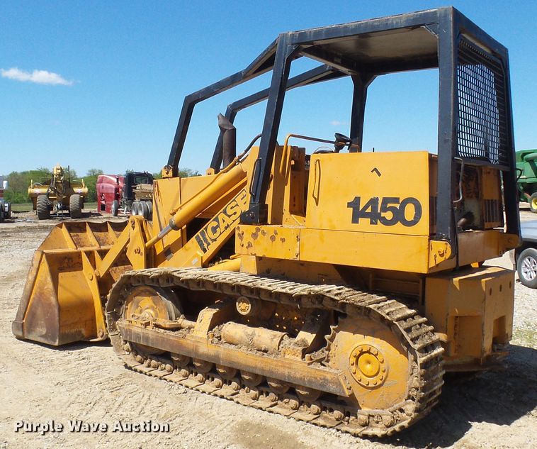 image for item DG5677 1977 Case 1450  crawler loader