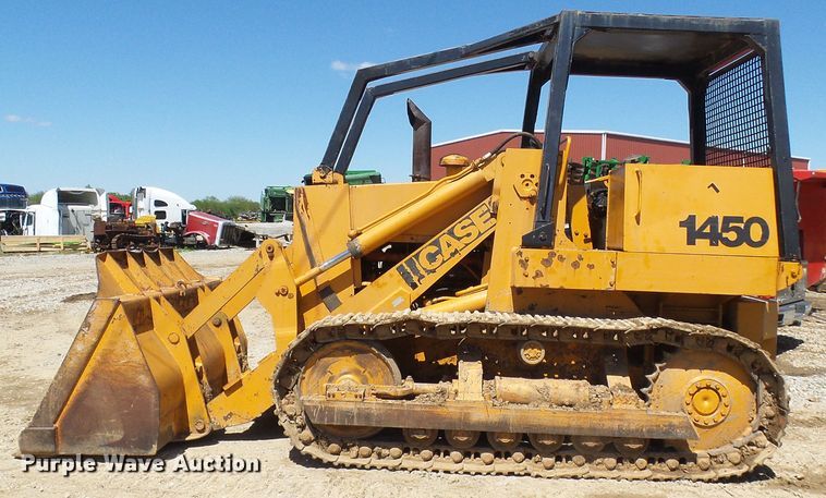 image for item DG5677 1977 Case 1450  crawler loader