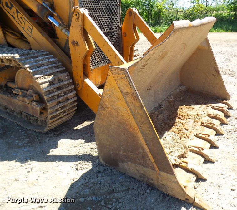 image for item DG5677 1977 Case 1450  crawler loader