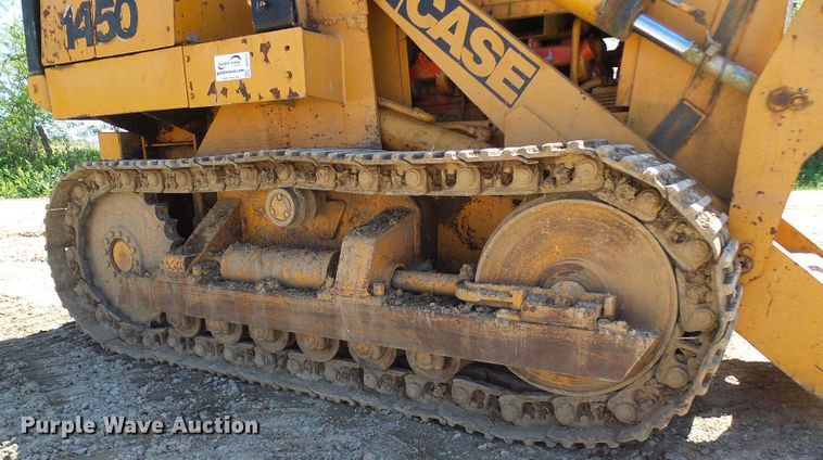 image for item DG5677 1977 Case 1450  crawler loader