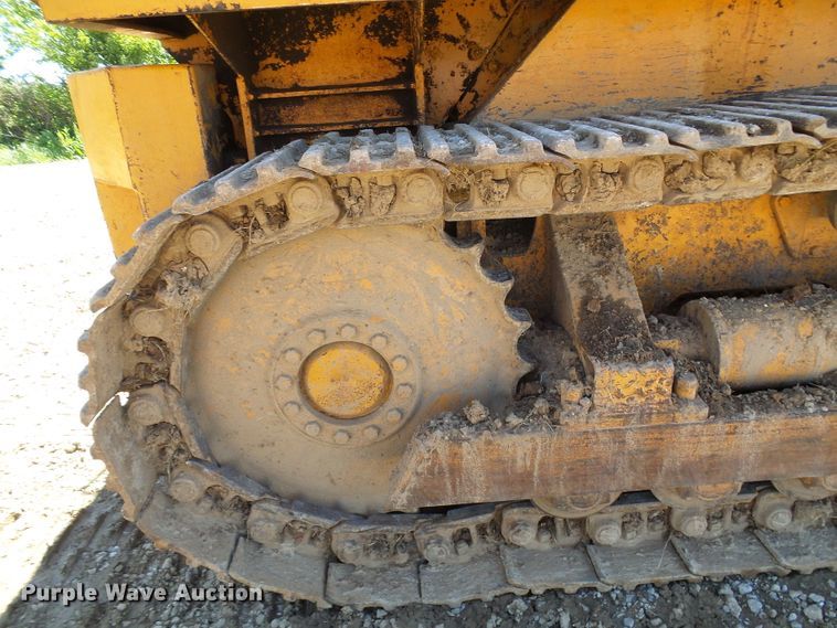 image for item DG5677 1977 Case 1450  crawler loader