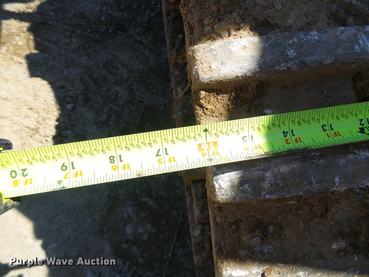 image for item DG5677 1977 Case 1450  crawler loader