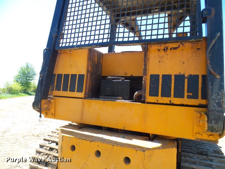 image for item DG5677 1977 Case 1450  crawler loader