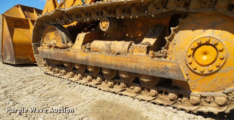 image for item DG5677 1977 Case 1450  crawler loader