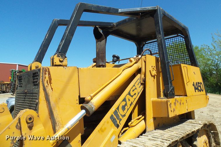image for item DG5677 1977 Case 1450  crawler loader