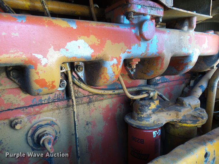 image for item DG5677 1977 Case 1450  crawler loader