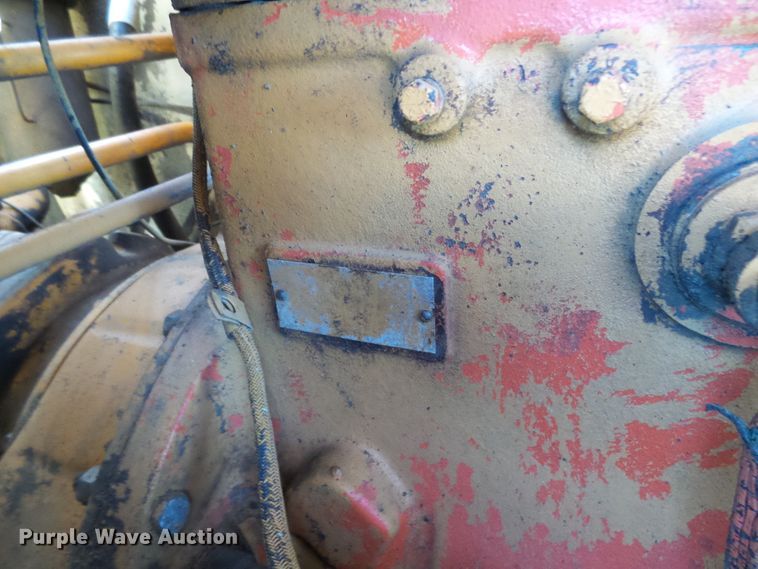 image for item DG5677 1977 Case 1450  crawler loader