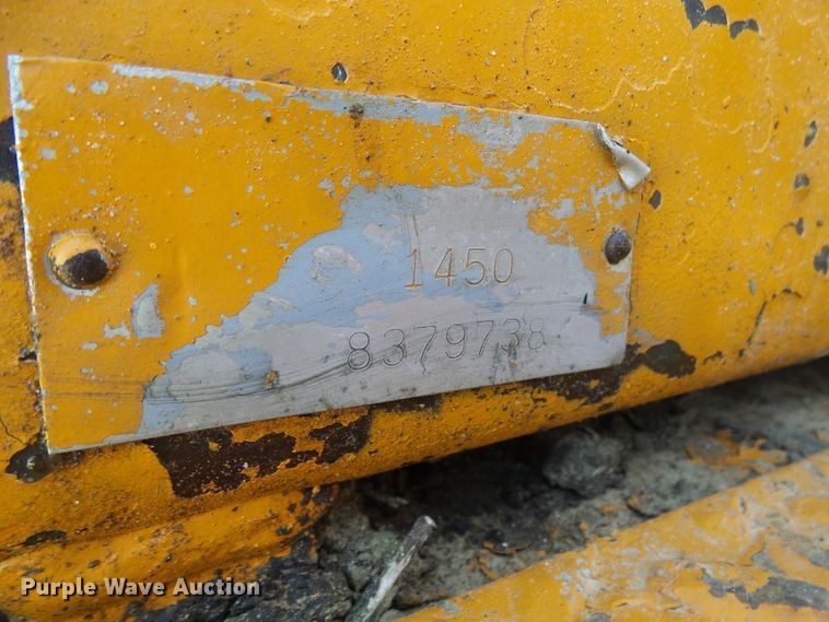 image for item DG5677 1977 Case 1450  crawler loader