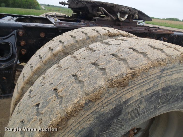 image for item DG5679 1999 International 9200  semi truck