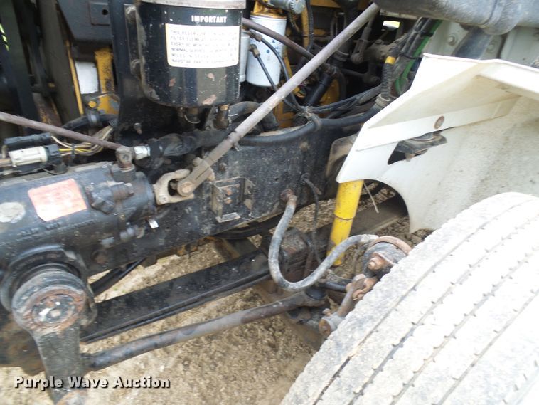 image for item DG5679 1999 International 9200  semi truck