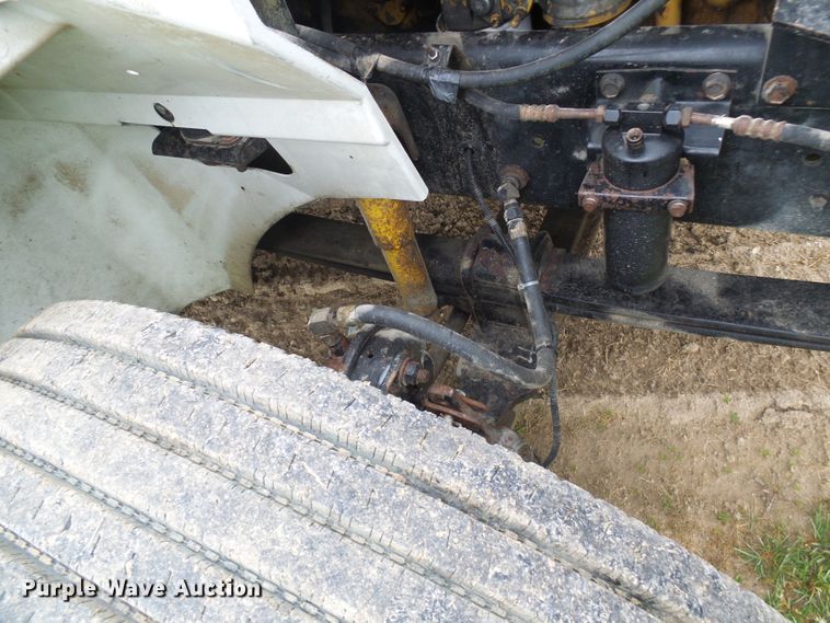 image for item DG5679 1999 International 9200  semi truck