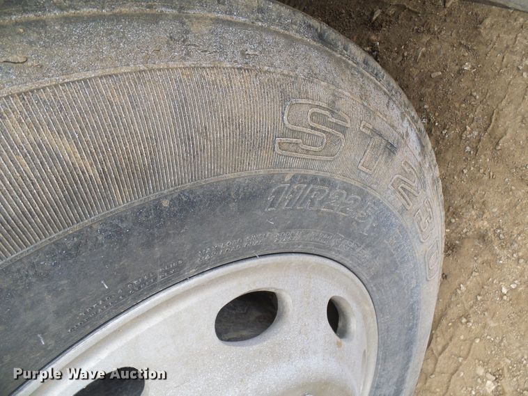 image for item DG5681 2002 International 9200i  semi truck