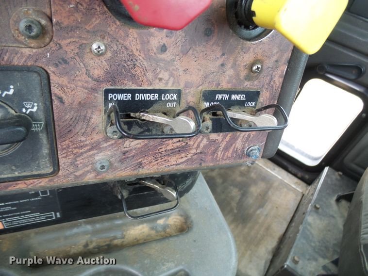 image for item DG5681 2002 International 9200i  semi truck