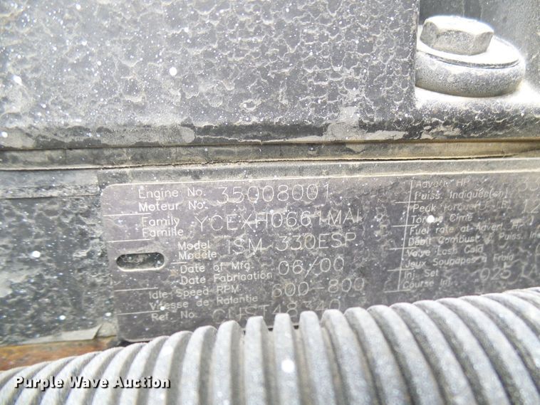 image for item DG5681 2002 International 9200i  semi truck